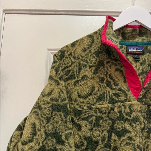 Patagonia Sweaters Patagonia Synchilla Snap T Fleece Pullover Green Lotus Flower Hawaiian
